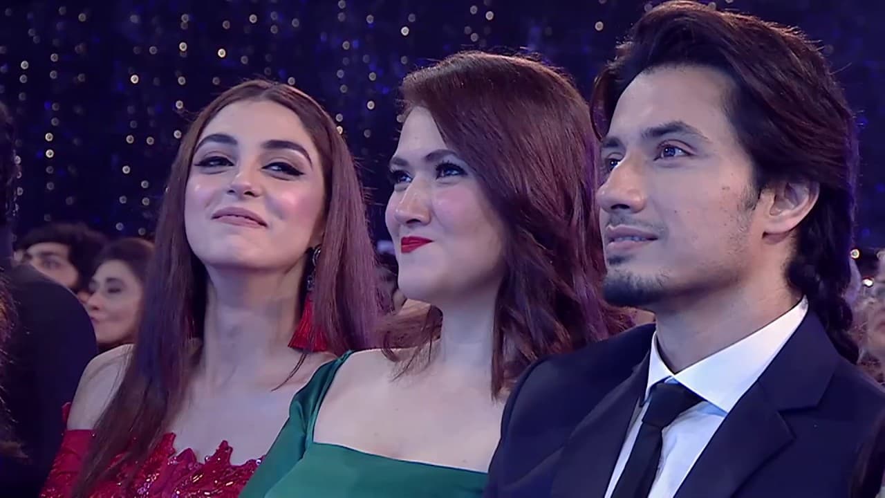 Atif Aslam Making Fun Of Singers at LSA 2017 | Atif Aslam Mimicry | LSA 2017