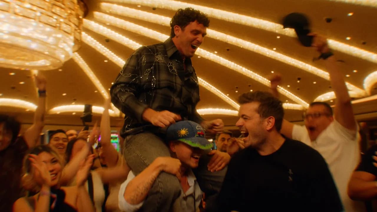 Martin Garrix & Lauv - MAD (Official Video)